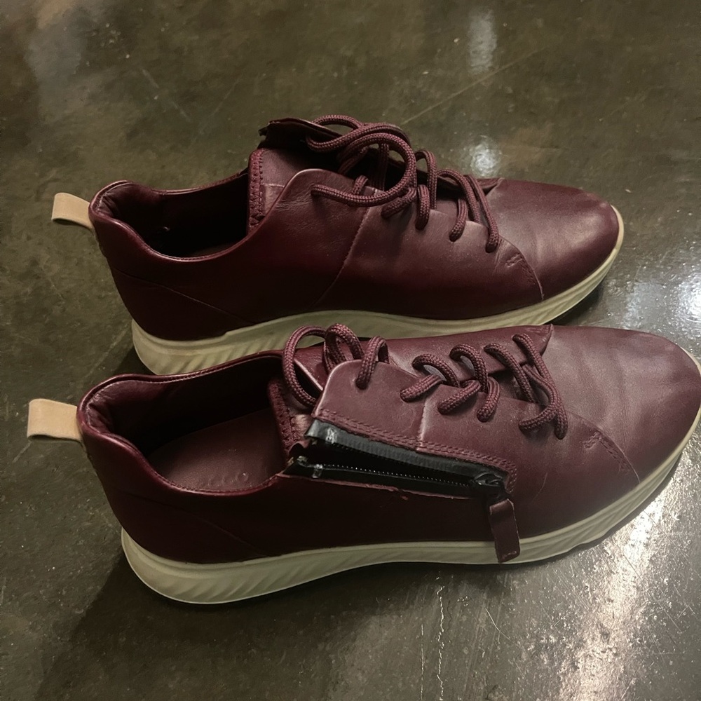 Burgundy Leather ECCO Sneakers with White Soles and zip closure detail